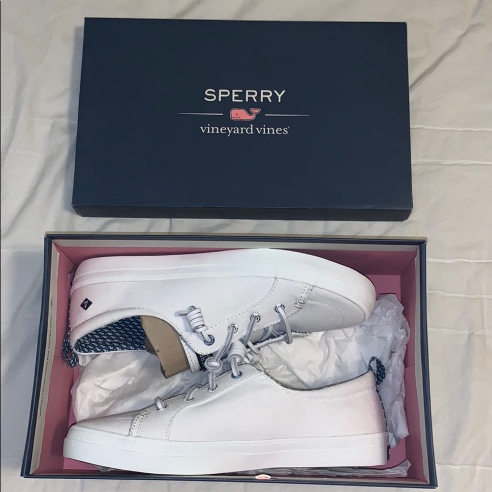 NWT Vineyard Vines x Sperry white canvas sneakers